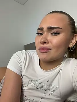 MonicaWestt Live XXX-Chat