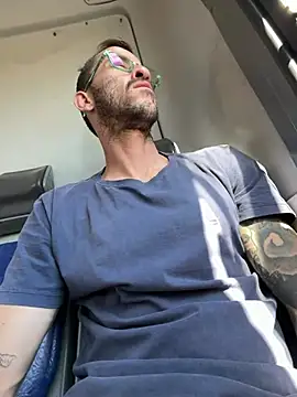 Chat +18 de CoyoteDuMato ao vivo