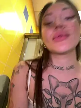 צ'אט XXX בשידור חי של SaintSquirt