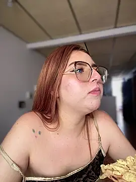 CoraVibes Adlı Modelin Canlı XXX Sohbeti