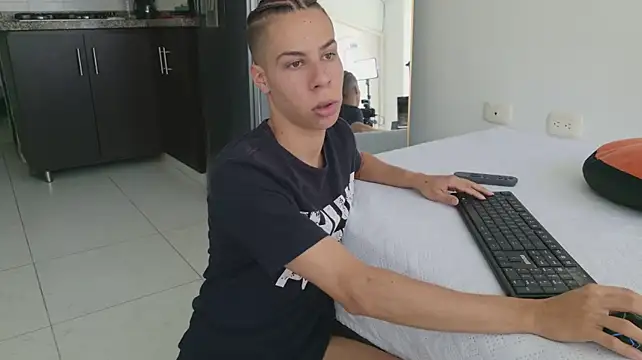 XXX chat uživo modela grey___27