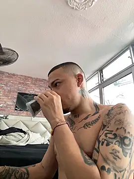AlphaMasterXxx – Naživo XXX chat