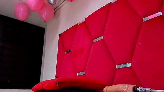 Chat +18 de Alicee_Grey ao vivo