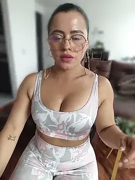 Luna_Rose1のライブXXXチャット