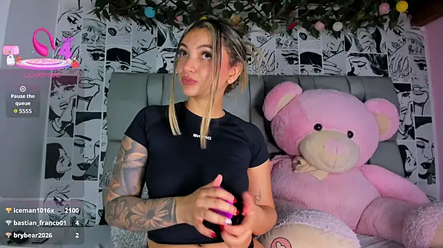 Živý XXX chat LucyRosse