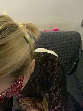 Chat +18 de SofiyaShahika ao vivo