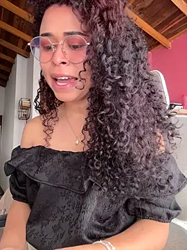 GabriSaenz live XXX chat