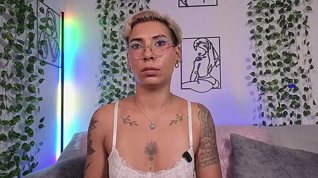 MiaMorgan_'s Live Chat Room