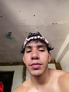 AlejandrososasのライブXXXチャット