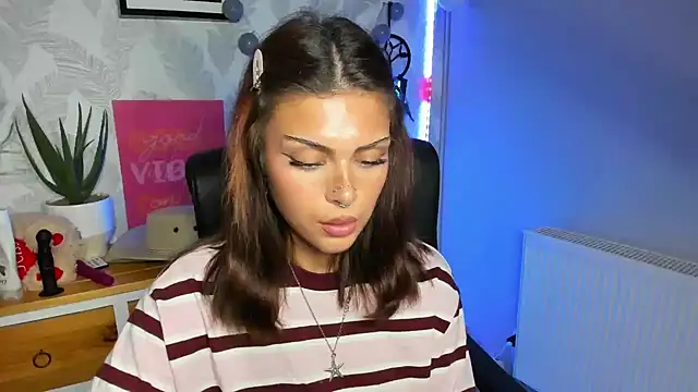 צ'אט XXX בשידור חי של Nova_SIN