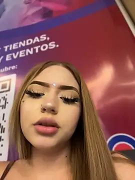 Chat XXX ao vivo de ChloeCollins__
