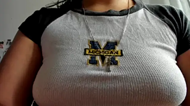 Živý XXX chat Conie_Squirtt