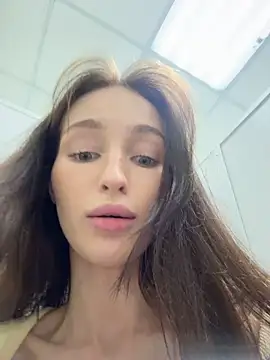 -missbehaving-'s Live XXX Chat