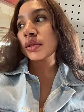แชท XXX สดของ MiahJones_