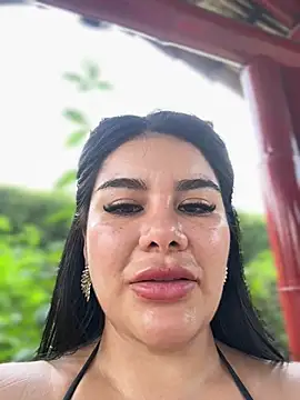 Chat +18 de Issane_Peru ao vivo