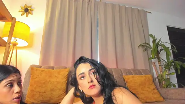 ElizabethAndEliana Adlı Modelin Canlı XXX Sohbeti