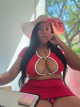 Chat +18 de Bigbuttbrooklynn ao vivo