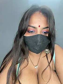 צ'אט XXX בשידור חי של hot8178