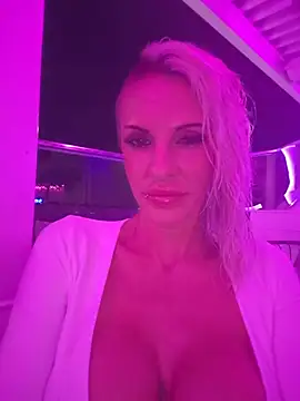 UK_Tall_Barbie_Slut Webcam Show