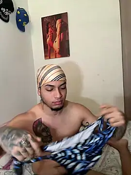 XXX chat uživo modela UR_LATIN_BUSHY_GUYS
