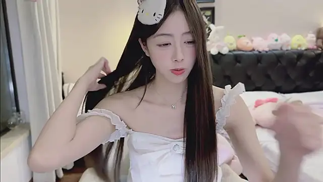 Evacute-top's Live XXX Chat