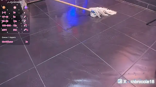 MissNicoleSdsのライブXXXチャット