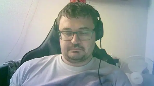 Živý XXX chat SirAbuser