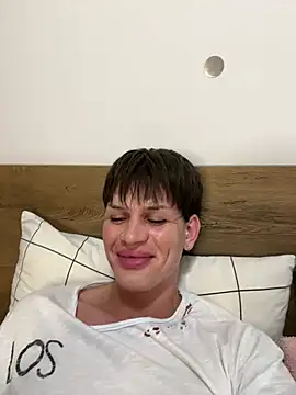 MathiasRay Adlı Modelin Canlı XXX Sohbeti