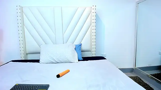 Živý XXX chat Paulynavera