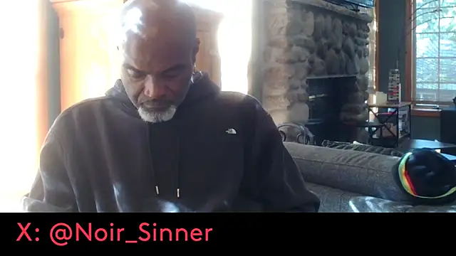 צ'אט XXX בשידור חי של sinnernoir