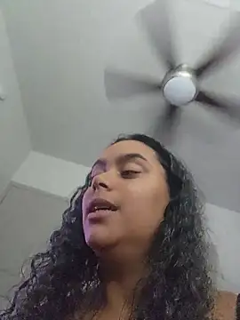 cinnaminnie's Live XXX Chat