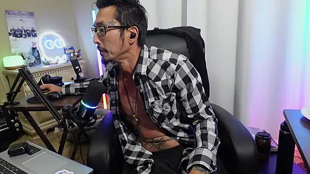 Chat +18 de Ghost11_11 ao vivo