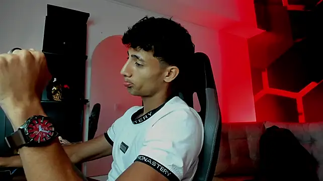 MaxiimoRomano_ Chat XXX in diretta