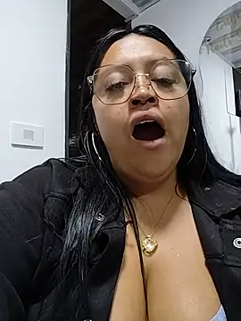 Chat XXX ao vivo de Mia_Risky-1