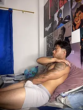 צ'אט XXX בשידור חי של Enzomoretti__