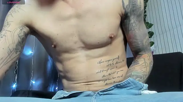 XXX chat uživo modela James2Inked