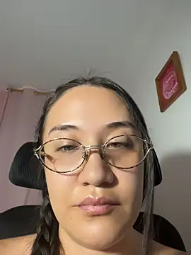 Melody_Fox26 Adlı Modelin Canlı XXX Sohbeti