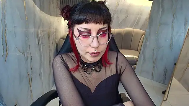 Živý XXX chat Ravenn_r