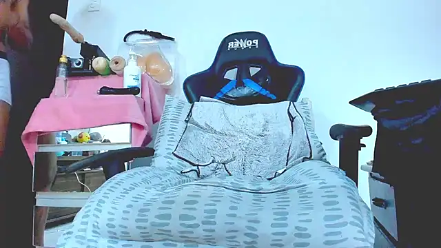 hugeeblackcock live XXX chat