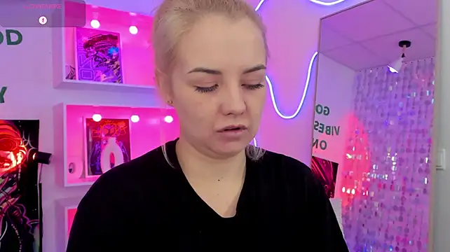 StephanieSweety Adlı Modelin Canlı XXX Sohbeti
