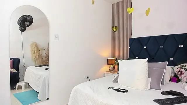 gabytyara2's Live XXX Chat