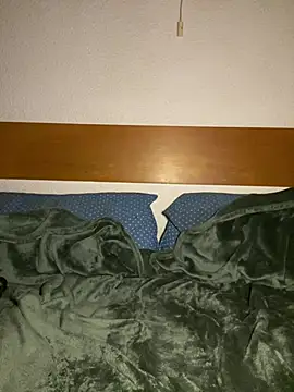 milou_xtx XXX чат на живо