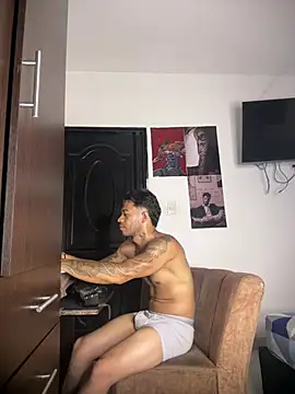 Enzomoretti__ Chat XXX live