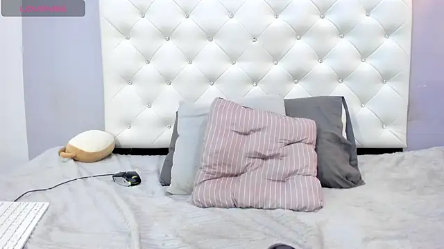 NICOLSKINNY1 webkamerás műsora