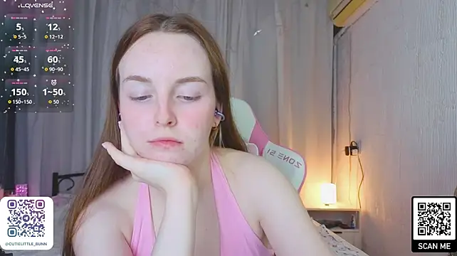 bae_cake_ Adlı Modelin Canlı XXX Sohbeti