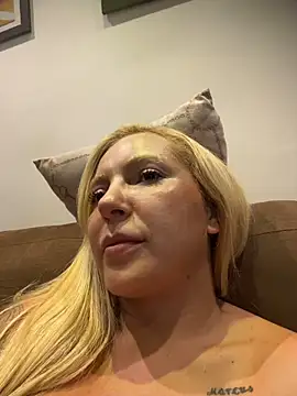Juuhschmitt Live XXX Chat