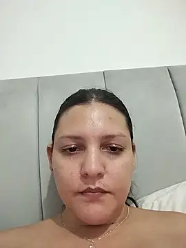 Chat XXX en directo de Mia_Hampton