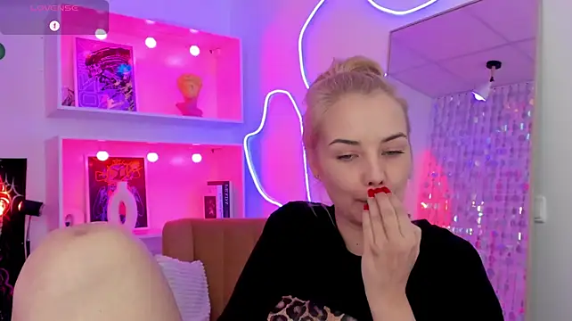StephanieSweety's Live XXX Chat