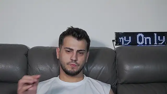 CrazyDom1 Chat XXX in diretta