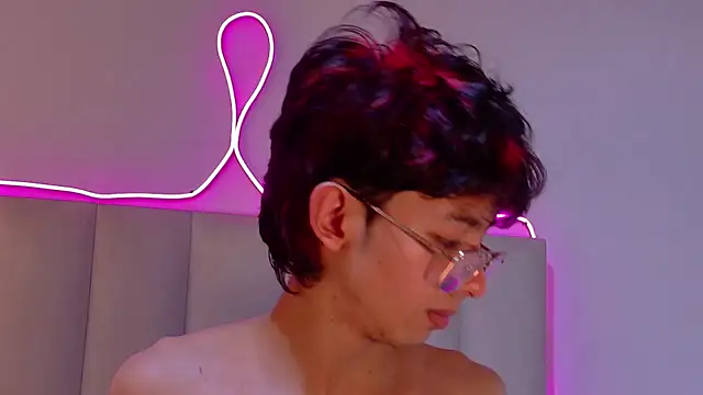Twink_Sebas7 লাইভ XXX চ্যাট